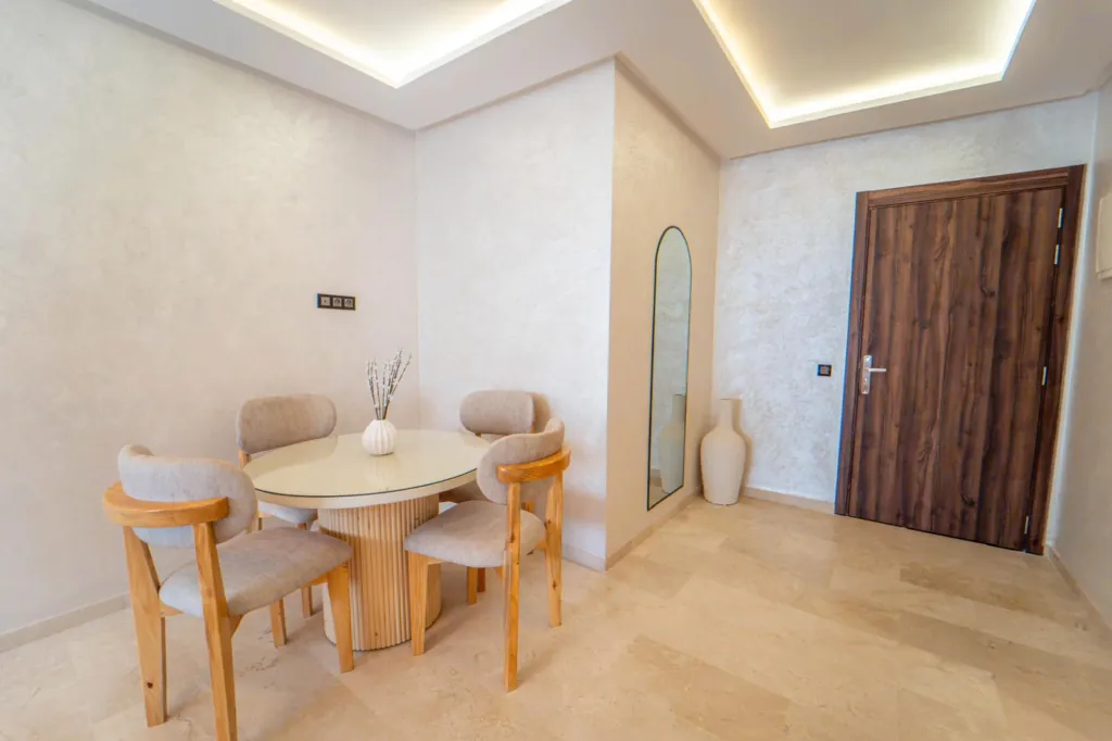 Bel appartement meublé à vendre à Guéliz — Salle à manger